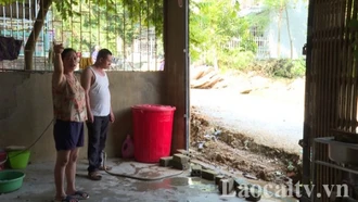 Khổ vì nền nhà thấp hơn đường
