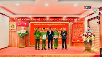 Khen thưởng chiến công bắt cướp của Công an thành phố Lào Cai