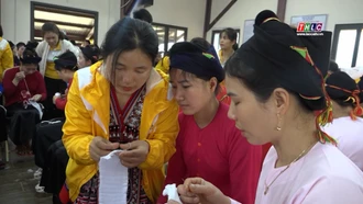 Khai giảng lớp học nghề thêu tay cho người dân thôn Làng Nủ