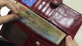 Tiền lương của cán bộ, công chức sẽ tăng mạnh từ 2021