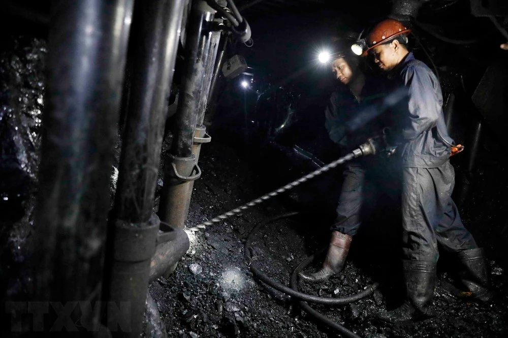 Khoan thăm dò tại Công ty than Thống Nhất thuộc Tập đoàn Công nghiệp Than-Khoáng sản Việt Nam.
