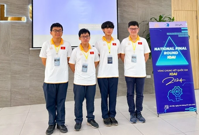 Bốn học sinh trường THPT chuyên Hà Nội - Amsterdam dự thi Olympic Trí tuệ nhân tạo quốc tế 2024.