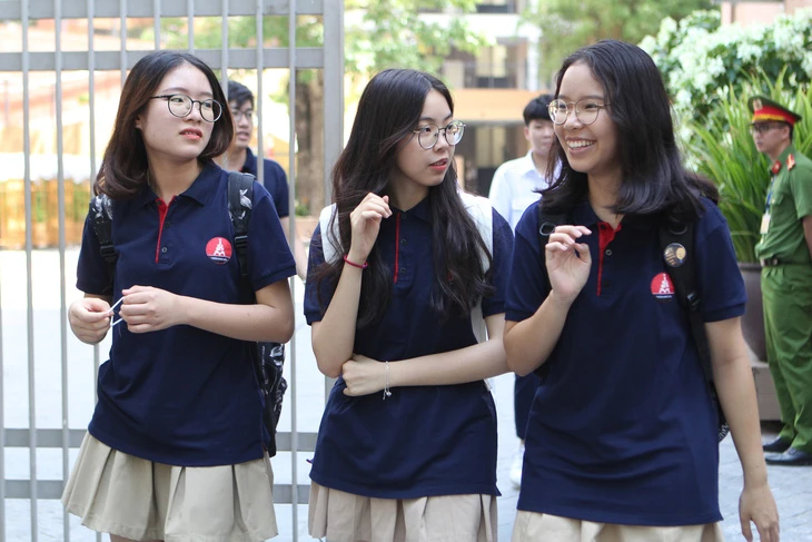 Từ năm 2024 - 2025, các Trường THPT chuyên sẽ không tuyển sinh khối không chuyên. Trong ảnh: học sinh khối THPT ở Hà Nội.