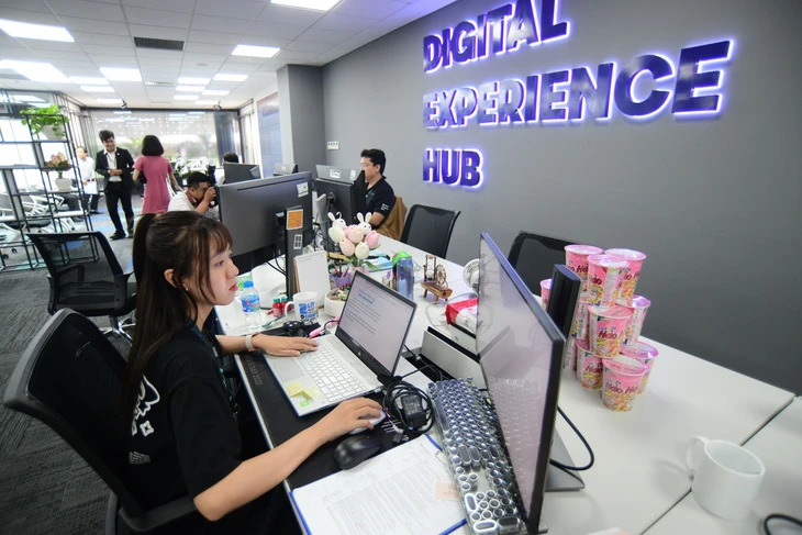 Nhân viên làm việc tại một công ty phần mềm trong Khu công nghệ cao, TP Thủ Đức, TP.HCM.