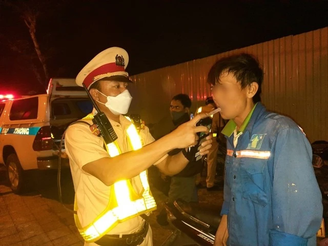 Chính phủ bỏ đề xuất trích 70% tiền xử phạt cho cảnh sát giao thông.