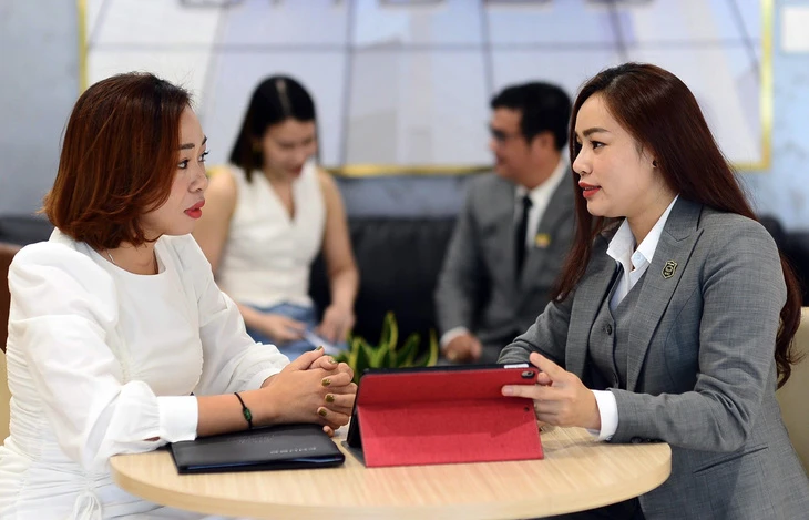 Chuyển đổi số đúng cách sẽ giúp nhiều khách hàng quản lý hợp đồng bảo hiểm thuận tiện, rút ngắn thời gian chờ bồi thường…