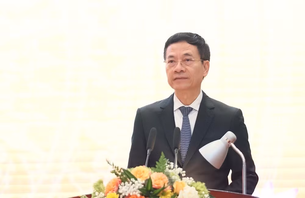 Bộ trưởng Bộ Thông tin và Truyền thông Nguyễn Mạnh Hùng phát biểu tại Hội nghị.