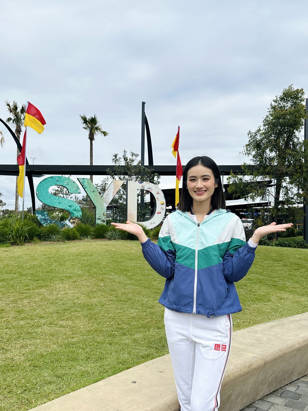 Ý Nhi giản dị trong thời gian theo học ở Australia. Ý Nhi giản dị trong thời gian theo học ở Australia.