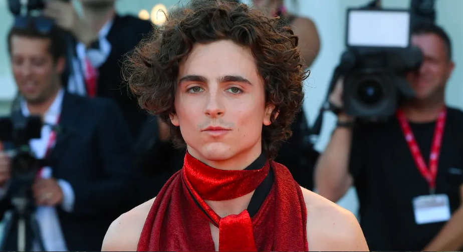 Phong cách của Timothée Chalamet khi dự sự kiện từng làm điên đảo các fan nữ toàn thế giới. screen-shot-2024-02-22-at-133205-622.png