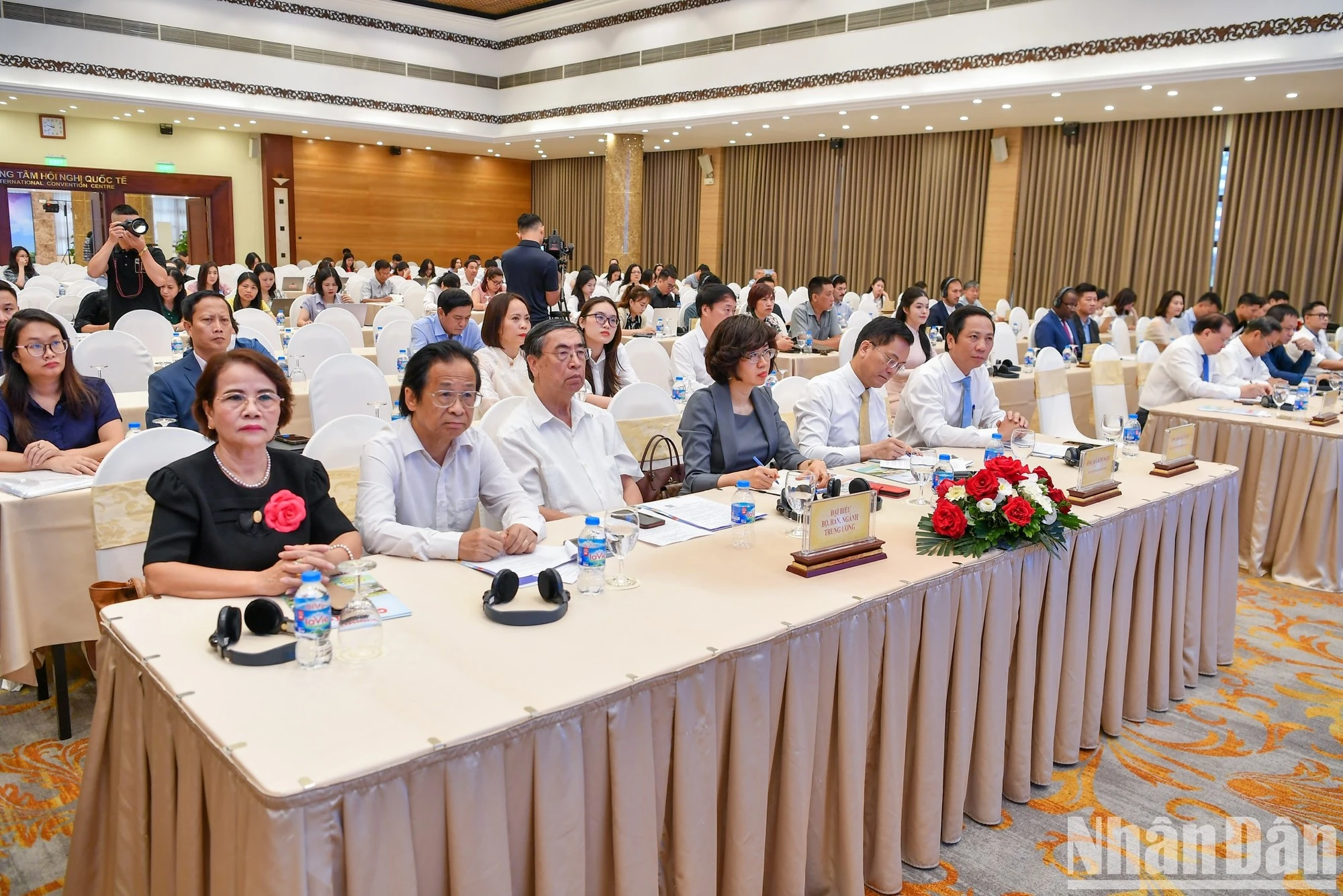 Các đại biểu tham dự Họp báo.