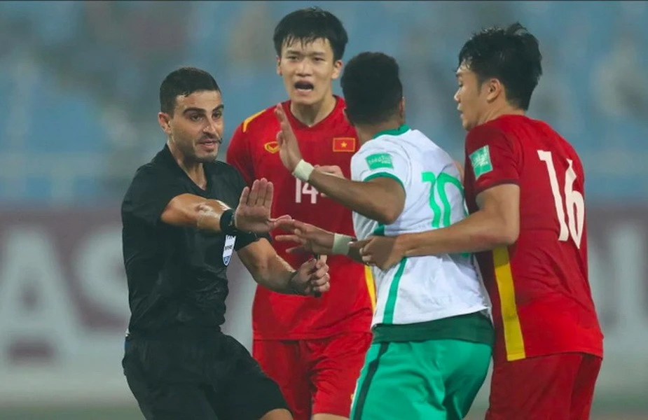 Trọng tài Hanna Hattab bắt chính trận Việt Nam thua Saudi Arabia ở Mỹ Đình.