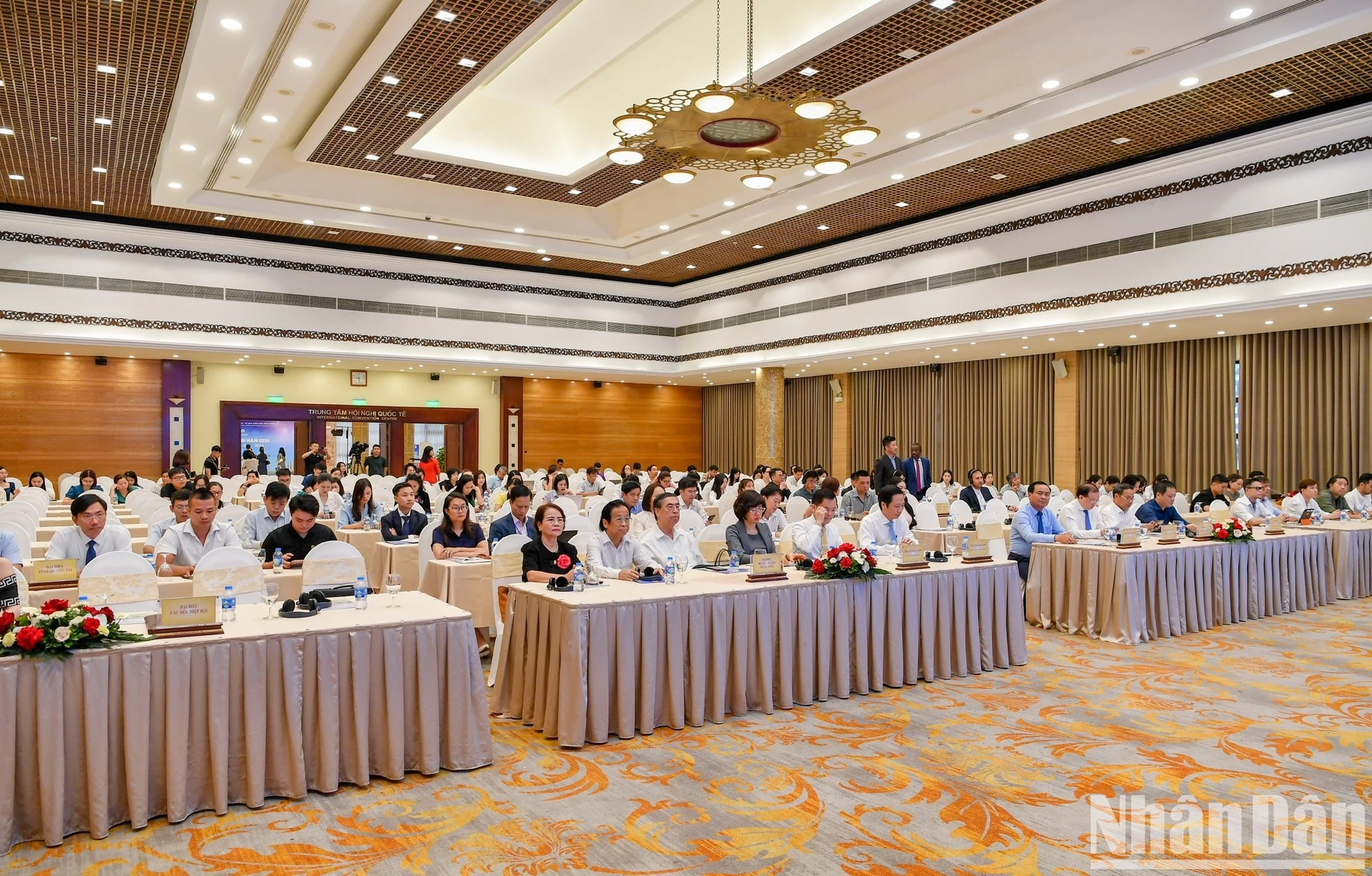 Quang cảnh buổi họp báo.