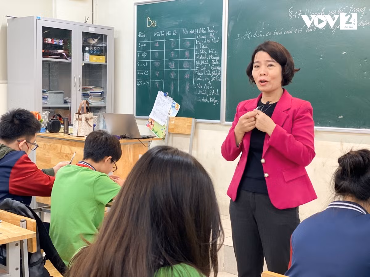 Cô giáo Phương Nam luôn lồng ghép giáo dục định hướng, hướng nghiệp trong những giờ dạy của mình.