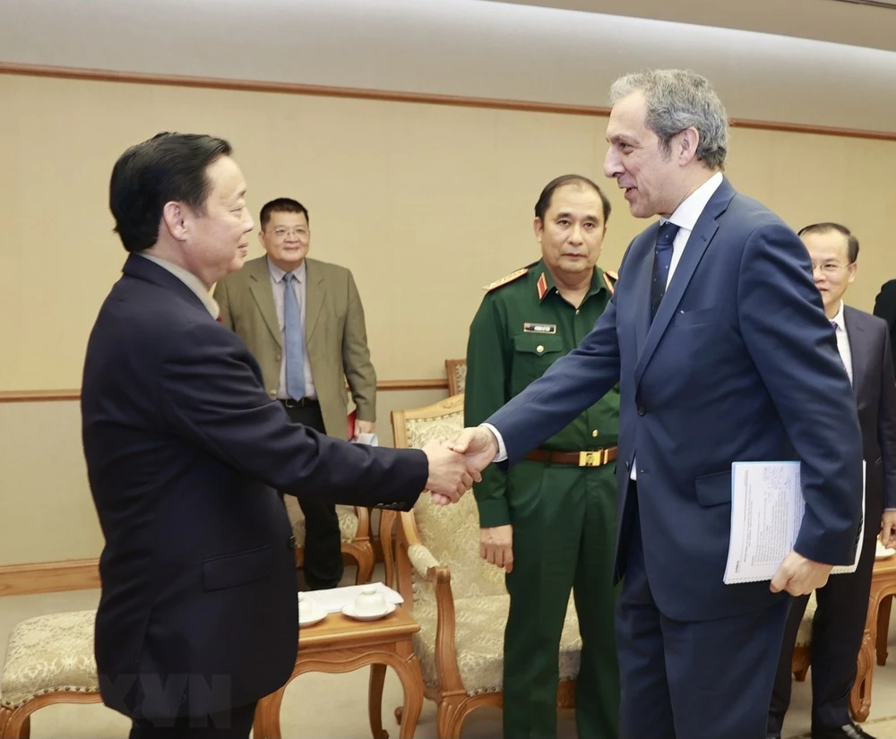 Phó Thủ tướng Trần Hồng Hà tiếp ông Olivier Michalon, Phó Chủ tịch điều hành Tập đoàn Airbus Helicopters Toàn cầu.