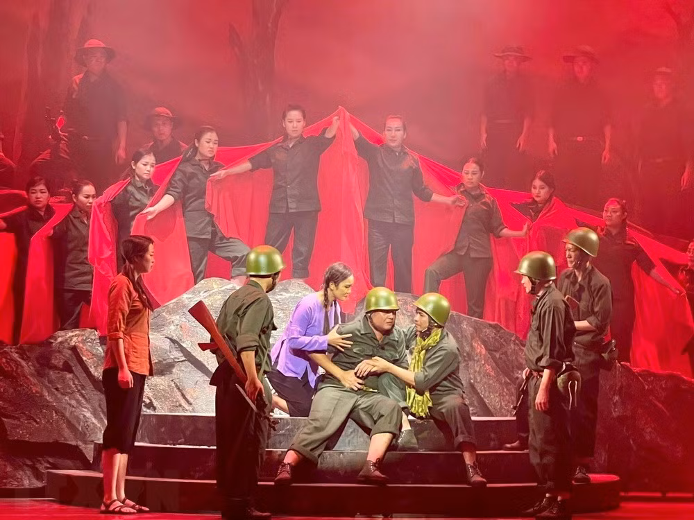 Cảnh trong vở chèo “Đại đội trưởng của tôi".