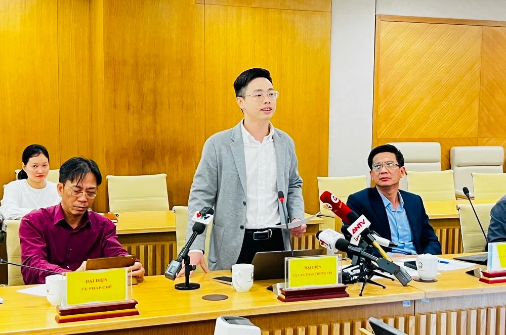 Ông Trần Quang Hưng, Phó Cục trưởng Cục An toàn thông tin thuộc Bộ Thông tin và Truyền thông, phát biểu.