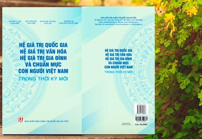 Cuốn sách “Hệ giá trị quốc gia, hệ giá trị văn hóa, hệ giá trị gia đình và chuẩn mực con người Việt Nam trong thời kỳ mới”.