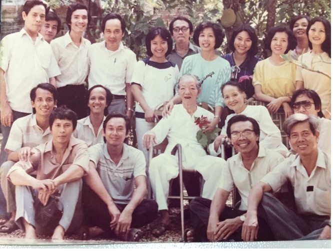 Các học trò của GS Phạm Biểu Tâm thăm thầy cô tại nhà riêng. anh-5-tu-lieu-benh-vien-binh-dan-119.jpg