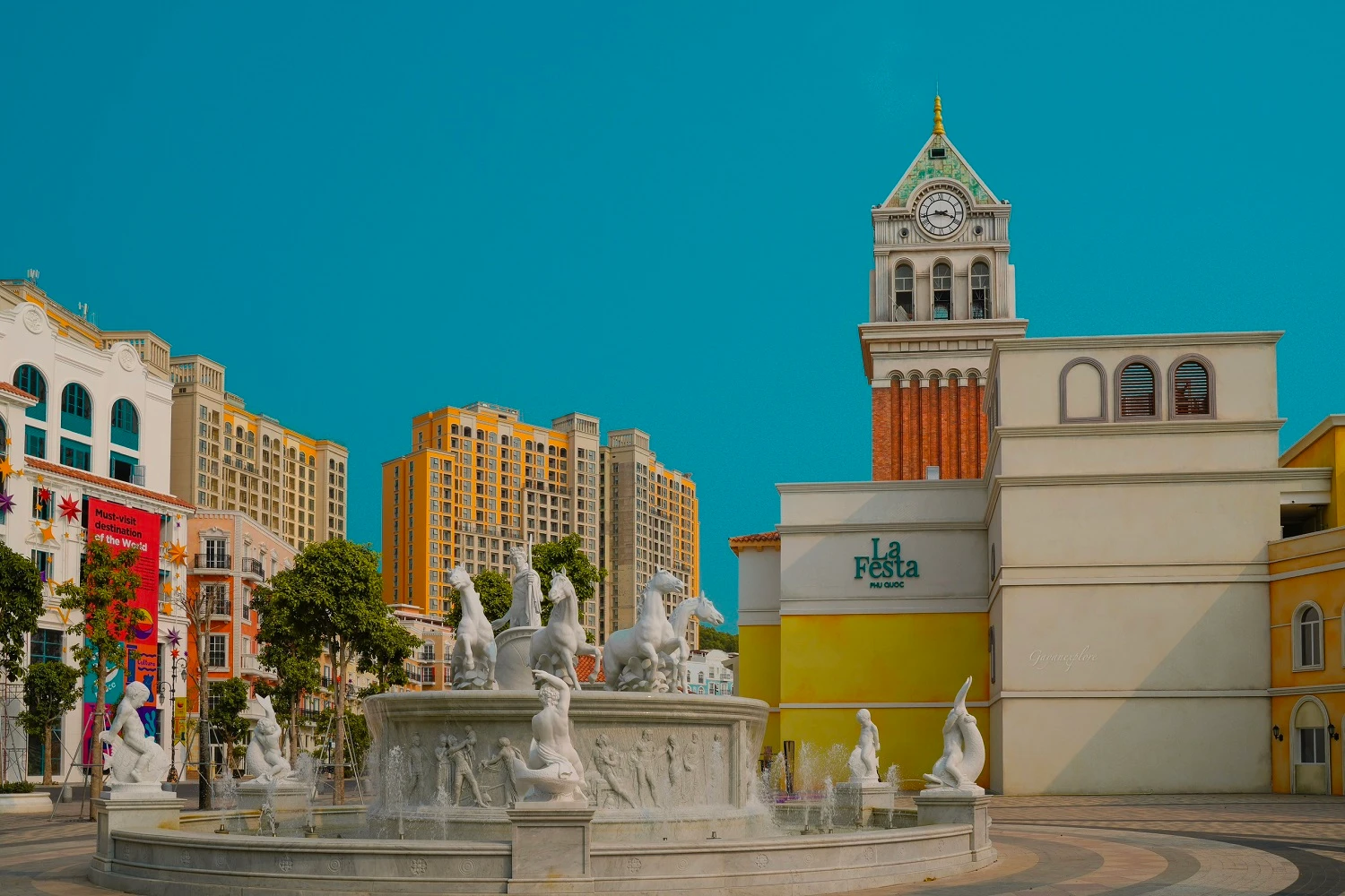 La Festa Curio Collection by Hilton là khu nghỉ đầu tiên mang thương hiệu sang trọng nhất của Hilton tại Việt Nam.