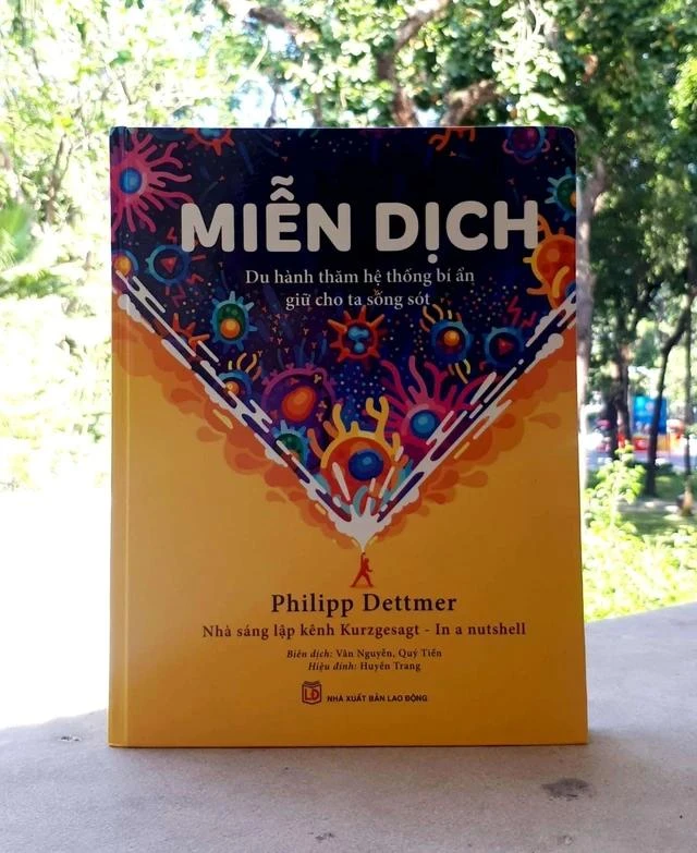 Sách Miễn dịch - Du hành thăm hệ thống bí ẩn giữ cho ta sống sót.