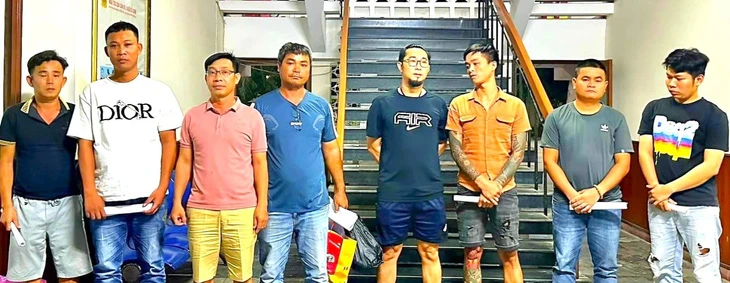 8 bị can bị khởi tố liên quan đường dây tổ chức đánh bạc và đánh bạc qua mạng gần 1.000 tỉ đồng.