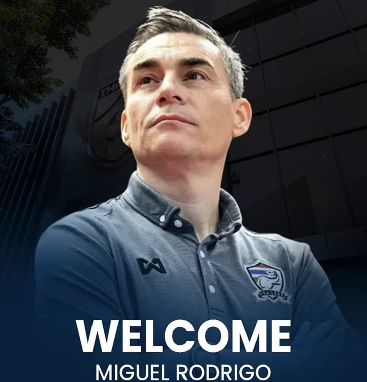 HLV Miguel Rodrigo dẫn dắt đội tuyển futsal Thái Lan.