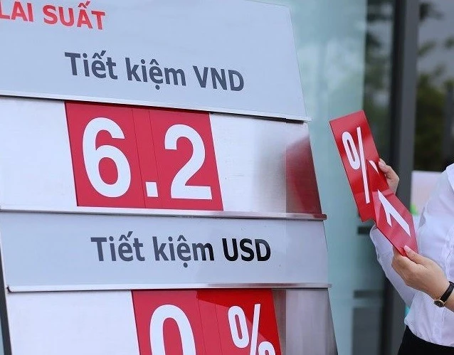 Lãi suất tiết kiệm giảm về mức nửa đầu năm 2022.