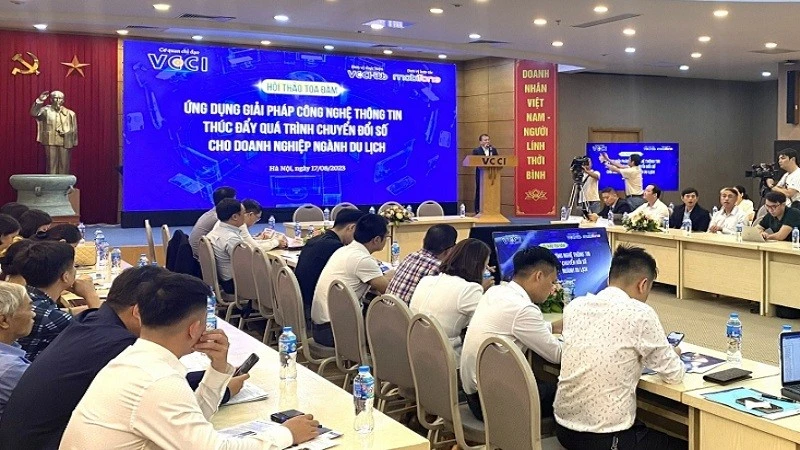 Quang cảnh Tọa đàm "Ứng dụng giải pháp công nghệ thông tin thúc đẩy quá trình chuyển đổi số cho doanh nghiệp ngành du lịch".