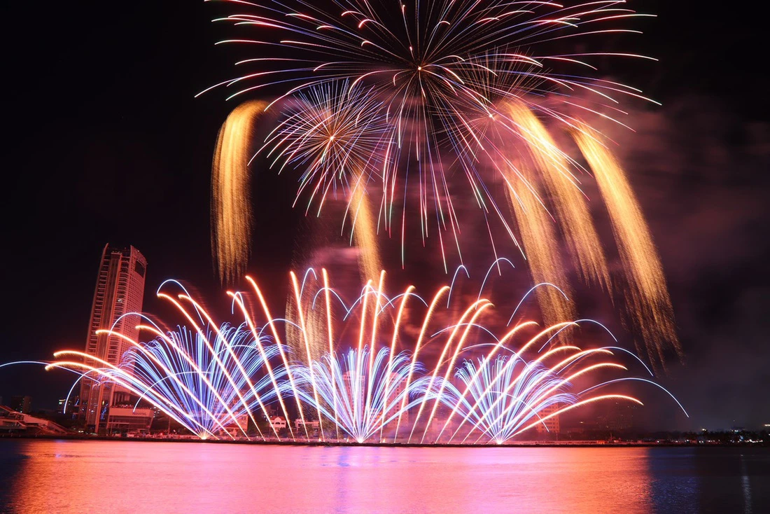 Trung Quốc mang đến màn trình diễn đẳng cấp ở Lễ hội pháo hoa Đà Nẵng.