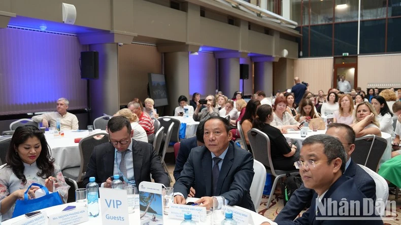 Bộ trưởng Văn hóa, Thể thao và Du lịch Nguyễn Văn Hùng tham dự và phát biểu tại sự kiện.