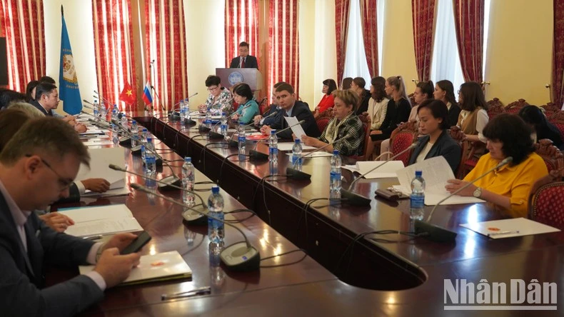 Tọa đàm với chủ đề "Tiếng Việt tại Liên bang Nga: Những triển vọng và thách thức".