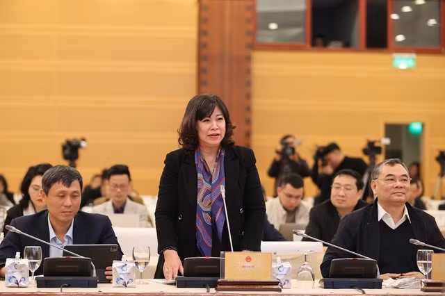 Bà Nguyễn Bích Thu, Quyền Vụ trưởng Vụ Tiền lương (Bộ Nội vụ).