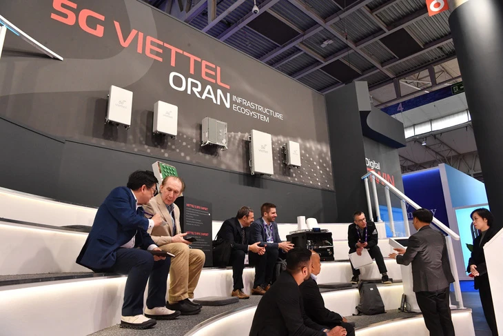 Hệ sinh thái thiết bị 5G Viettel tại MWC 2024.