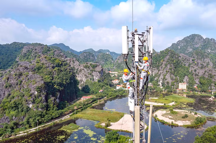 Viettel vừa công bố đấu giá thành công băng tần 5G, được kỳ vọng sẽ cung cấp dịch vụ 5G thương mại đầu tiên tại Việt Nam.