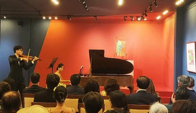 Các nghệ sĩ biểu diễn nhạc cổ điển tại lễ hội tổ chức ở TP Đà Lạt.