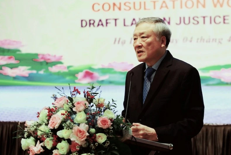 Chánh án Tòa án nhân dân tối cao Nguyễn Hòa Bình phát biểu khai mạc hội thảo.