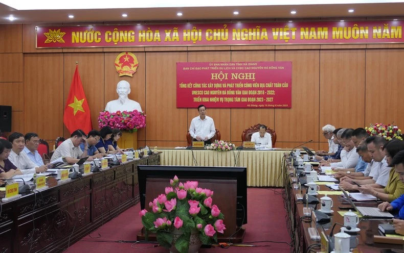 Toàn cảnh hội nghị.