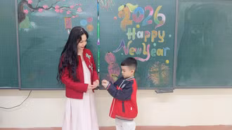 Học sinh lớp 2 nhặt được sợi dây chuyền trị giá 80 triệu đồng, trả lại người đánh mất