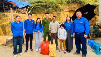 Tết ấm áp tình