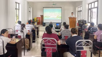 Nâng cao năng lực về điều trị bệnh không lây nhiễm và quản lý rác thải y tế cho tuyến xã