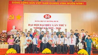Đồng chí Ngô Hạnh Phúc - Ủy viên Ban Thường vụ Tỉnh ủy, Phó Chủ tịch UBND tỉnh dự và chỉ đạo Đại hội Đảng bộ xã Mường Hum