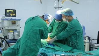 Bệnh viện Đa khoa số 2 tỉnh Lào Cai thực hiện thành công phẫu thuật mở ống mật chủ lấy sỏi, cắt túi mật
