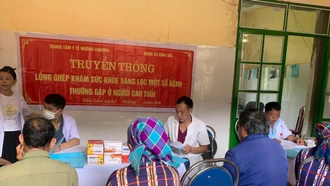 Truyền thông lồng ghép khám sức khỏe cho người cao tuổi