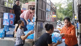 Đồng lòng hướng về bà con vùng lũ Thái Nguyên 