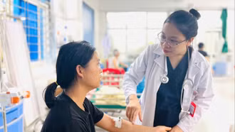 Cấp cứu thành công bệnh nhân sốc phản vệ độ 3 do bị ong bắp cày đốt