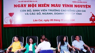 Tiếp nhận 372 đơn vị máu trong Ngày hội hiến máu tình nguyện