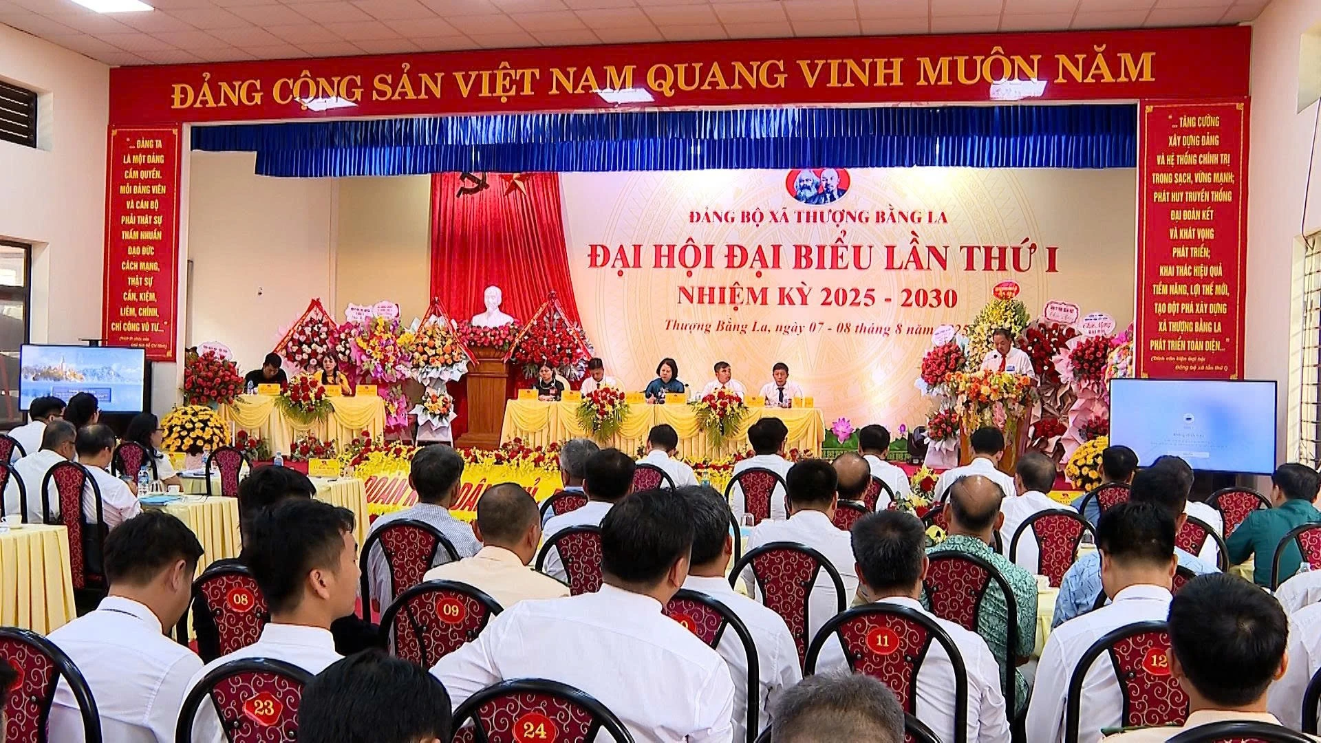 Quang cảnh đại hội.