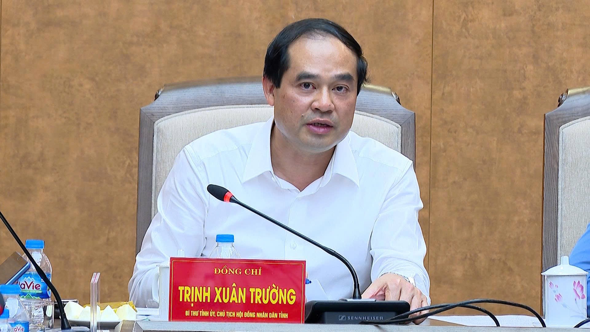 Đồng chí Trịnh Xuân Trường, Bí thư Tỉnh ủy, Chủ tịch HĐND tỉnh phát biểu chỉ đạo cuộc họp. z6890785333002-fb03db3db9ebfcceba0686a979288123.jpg