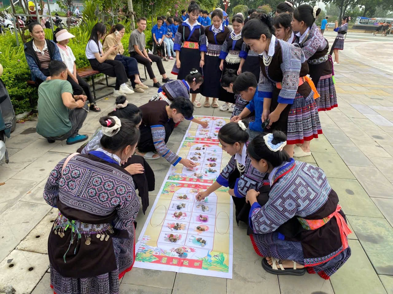 Trò chơi dân gian được các nhà trường đưa vào các tiết học ngoại khóa. 8.jpg