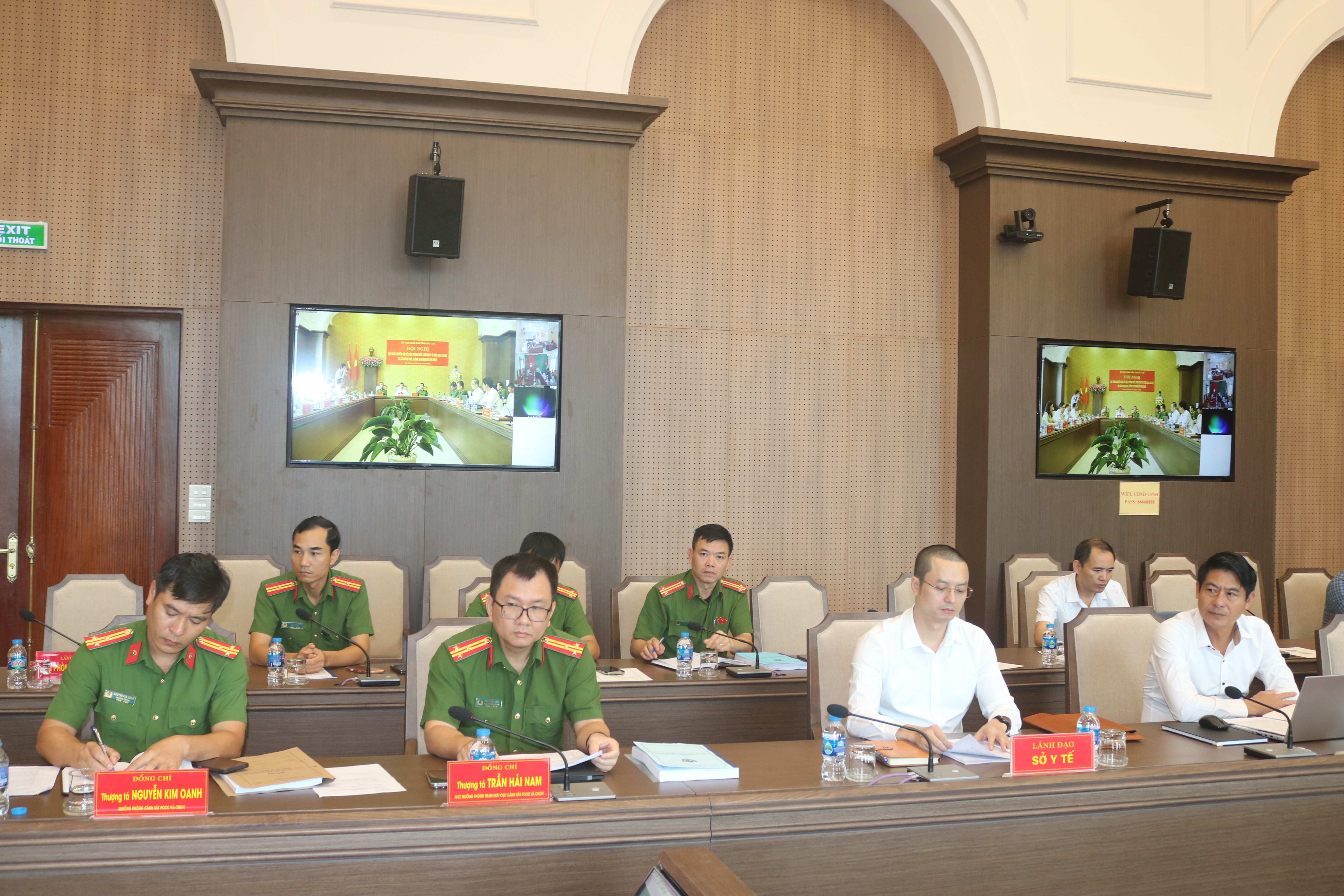 Các đại biểu tham dự hội nghị. img-5039.jpg